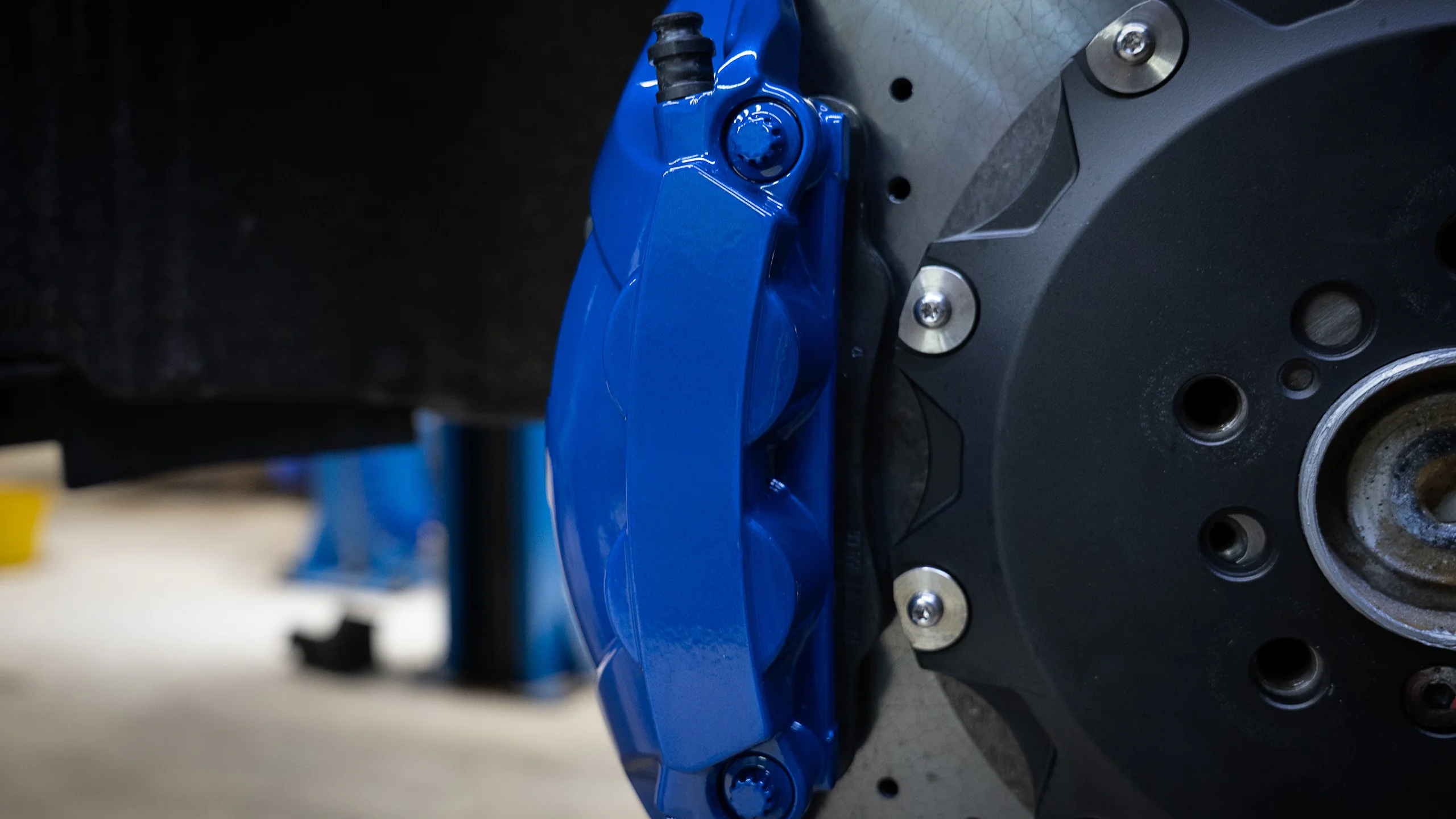 Carbon-ceramic brake system for BMW G07 18 | Carbon-ceramic brake system for BMW G07 | High Performance Tuning of brake systems for all cars: BMW, Mercedes, Audi, VW, Bentley, Maseratti and etc Carbon-ceramic brake system for BMW G07 Picture 18