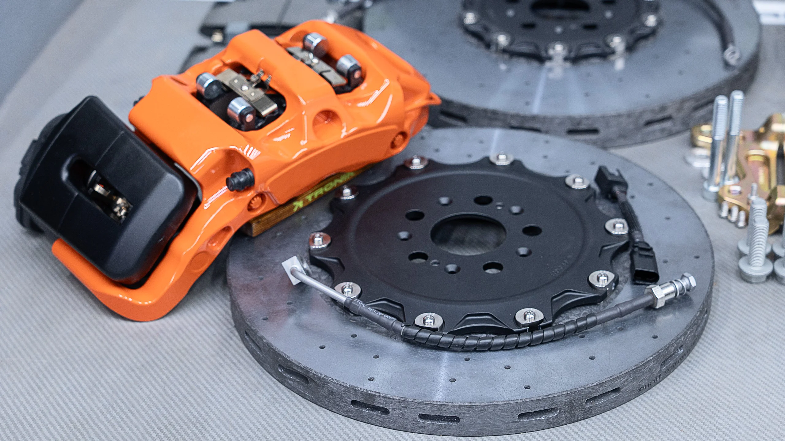 Carbon-ceramic brake system for Zeekr 9X 2 | Carbon-ceramic brake system for Zeekr 9X Carbon-ceramic brake system for Zeekr 9X Picture 2