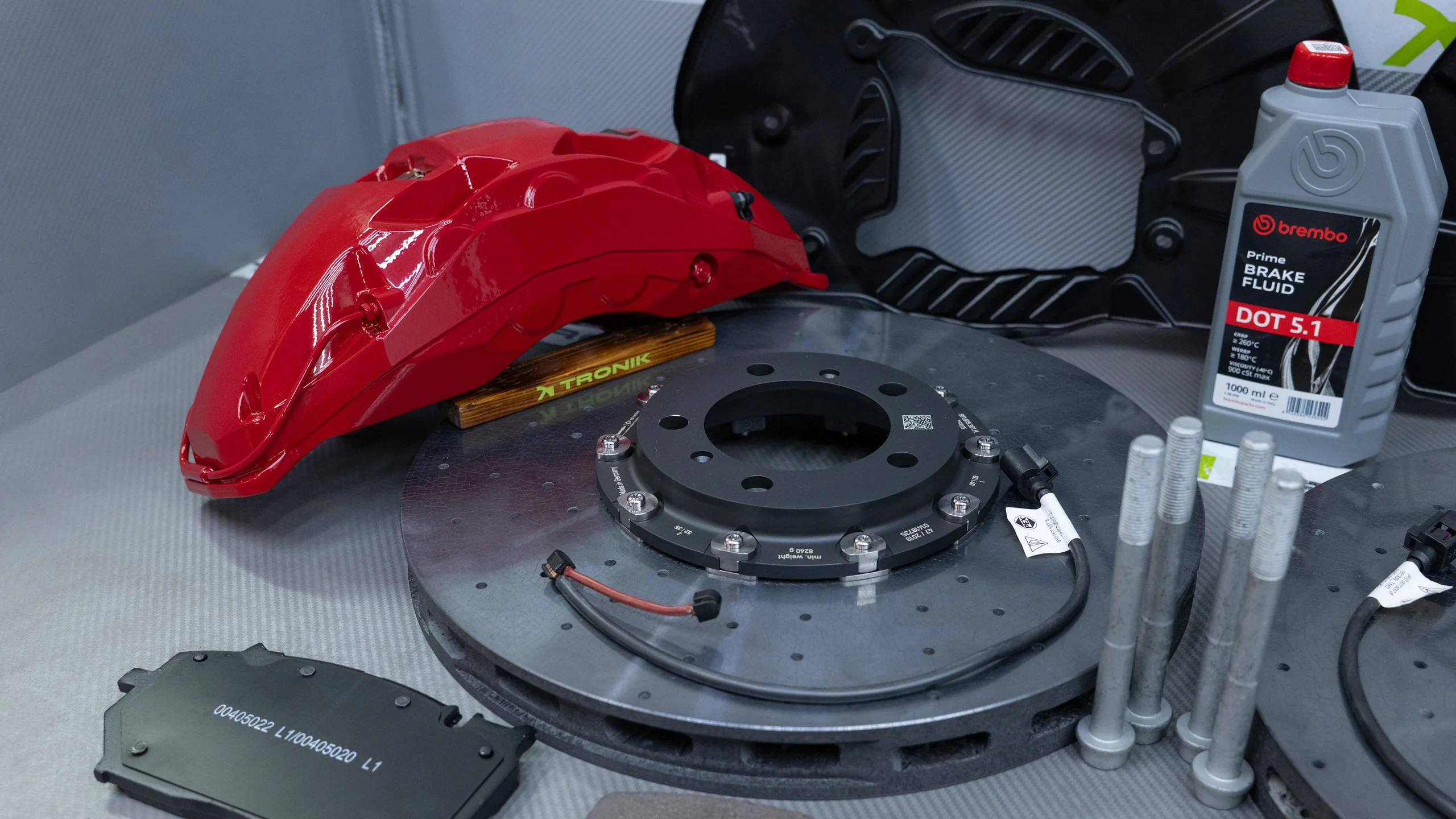 Carbon-ceramic brake system for Porsche Panamera Picture 2