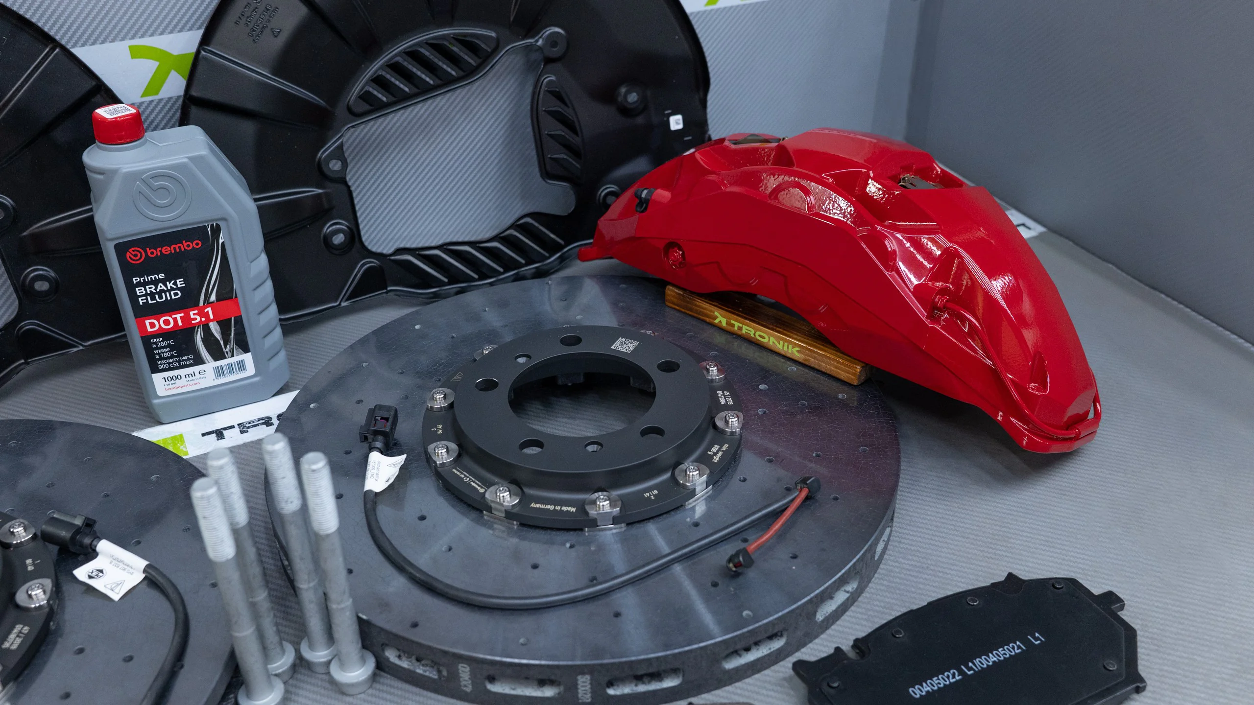 Carbon-ceramic brake system for Porsche Panamera Picture 4
