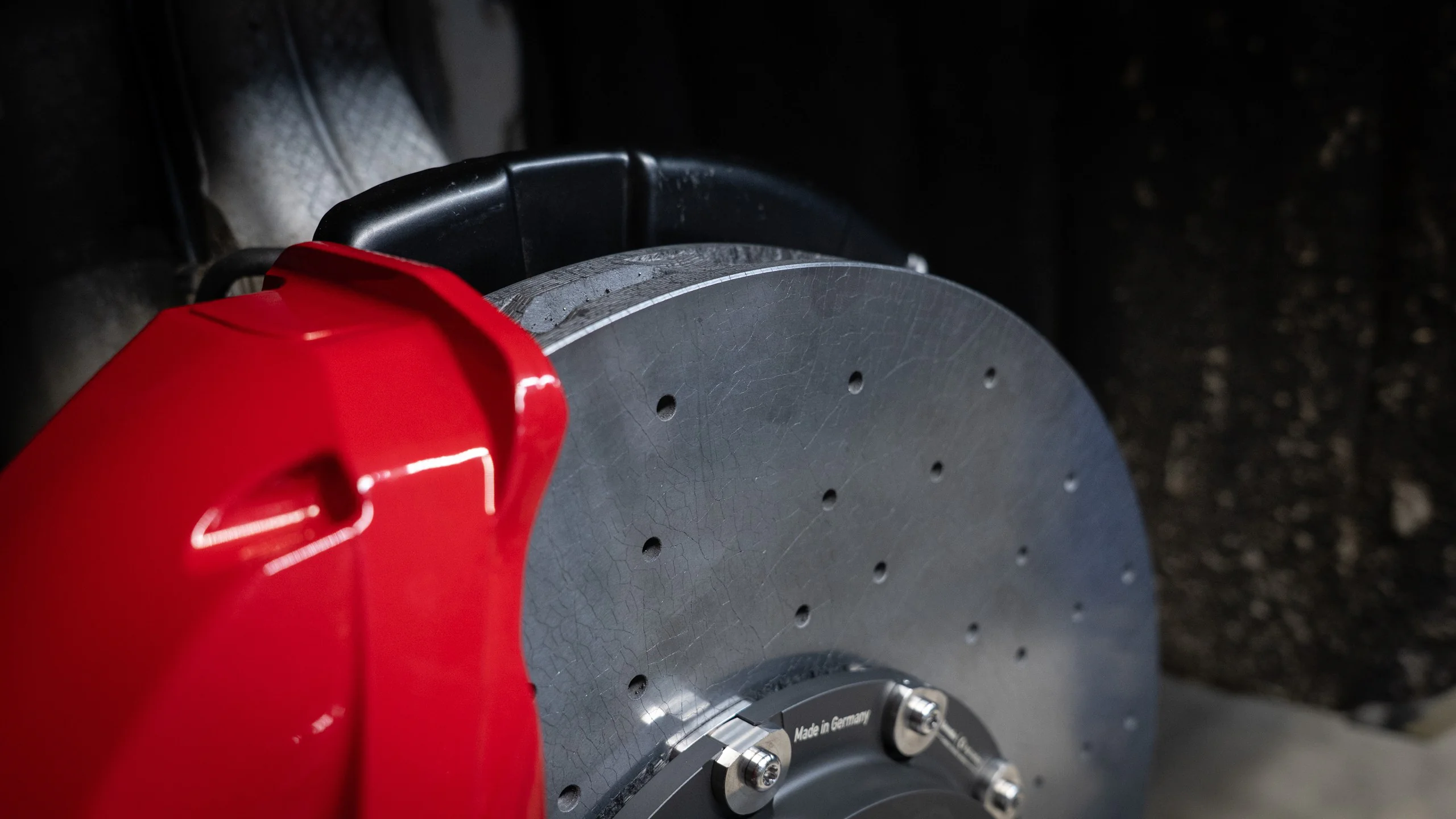 Carbon-ceramic brake system for Porsche Panamera Picture 13