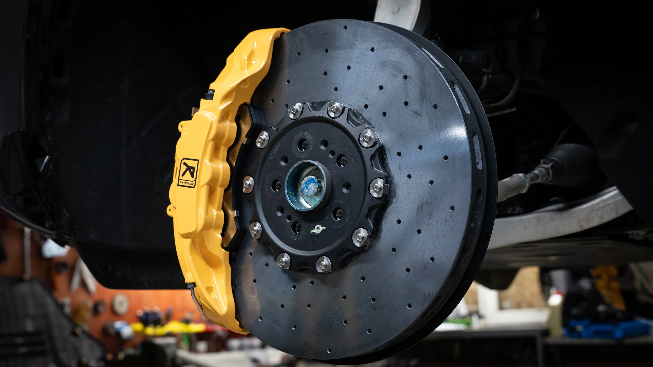 Carbon-ceramic brake system for Zeekr 8X Picture 3