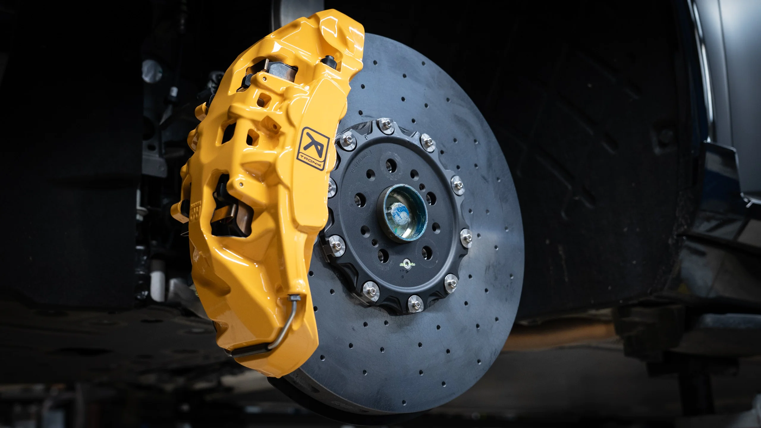 Carbon-ceramic brake system for Zeekr 8X Picture 8