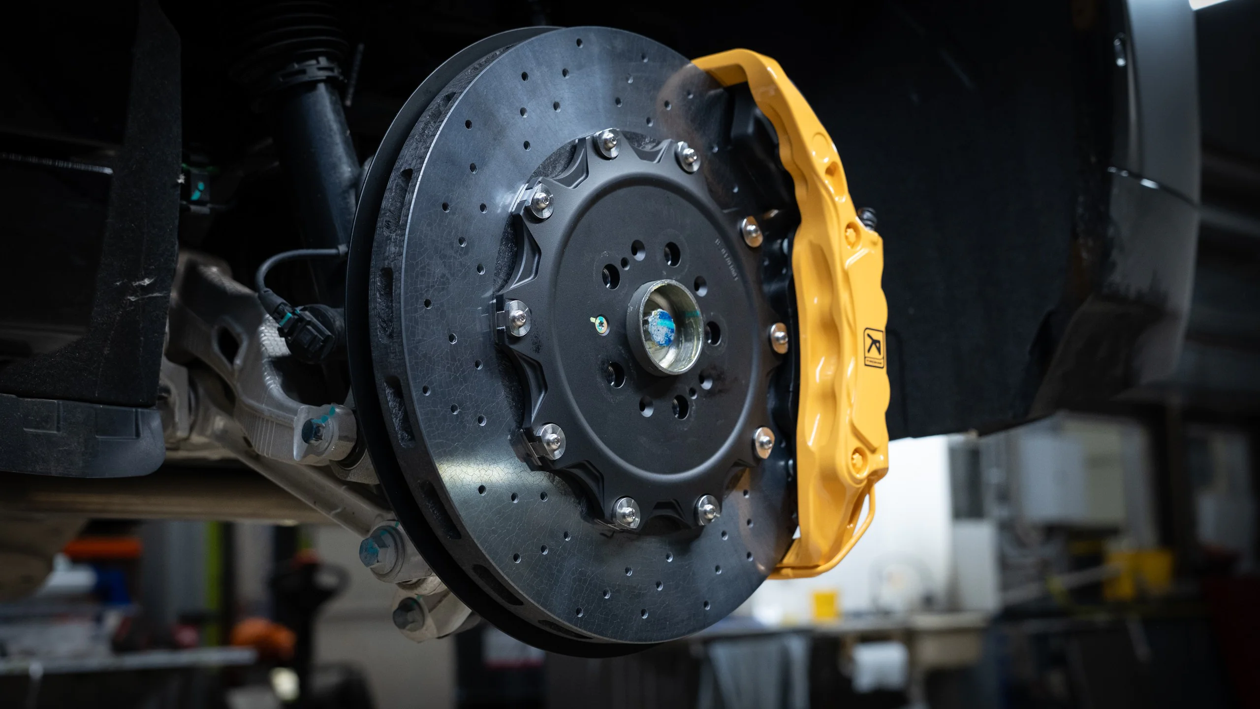 Carbon-ceramic brake system for Zeekr 8X Picture 10