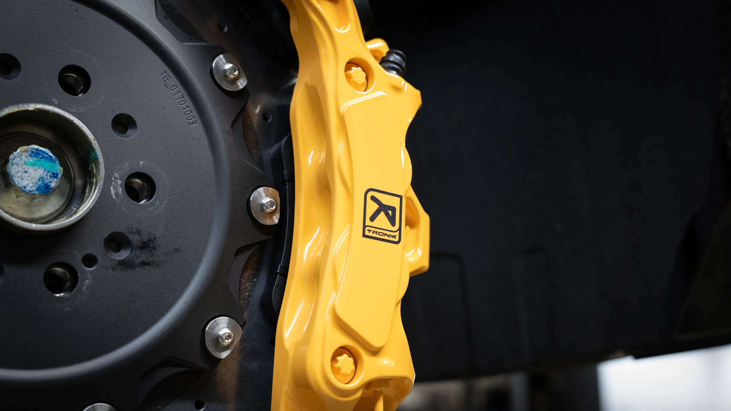 Carbon-ceramic brake system for Zeekr 8X Picture 15
