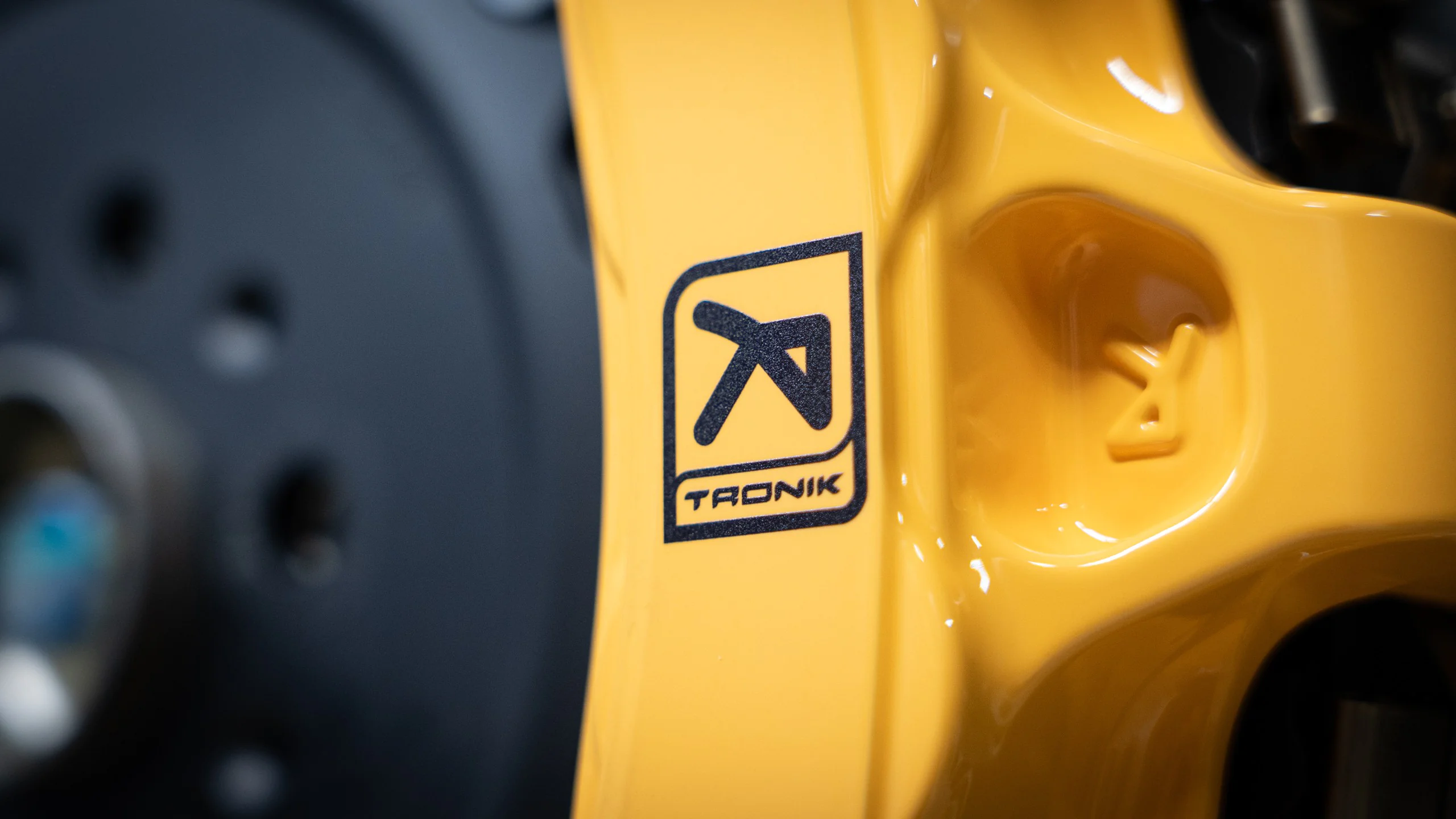 Carbon-ceramic brake system for Zeekr 8X Picture 19