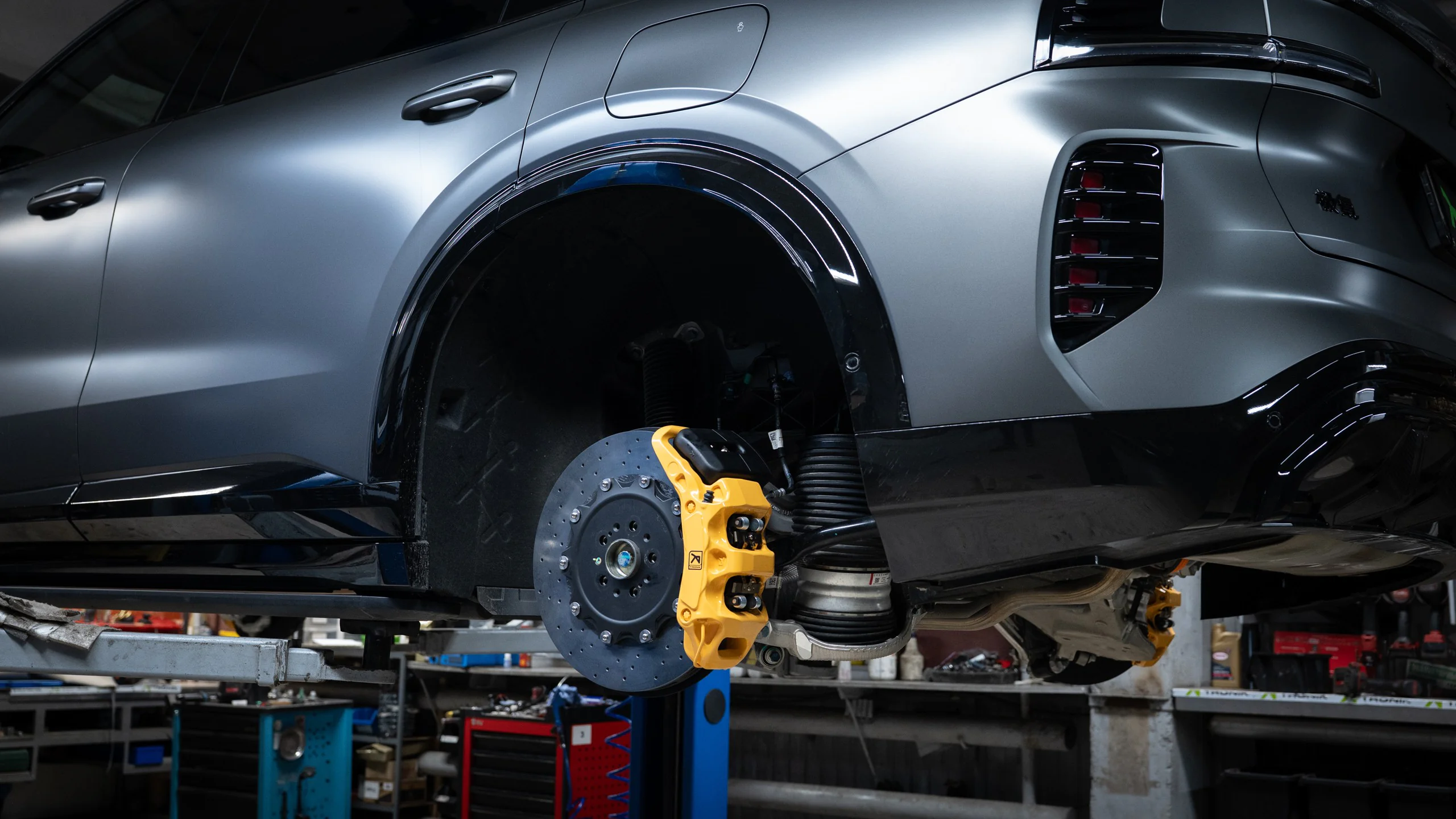 Carbon-ceramic brake system for Zeekr 8X Picture 20