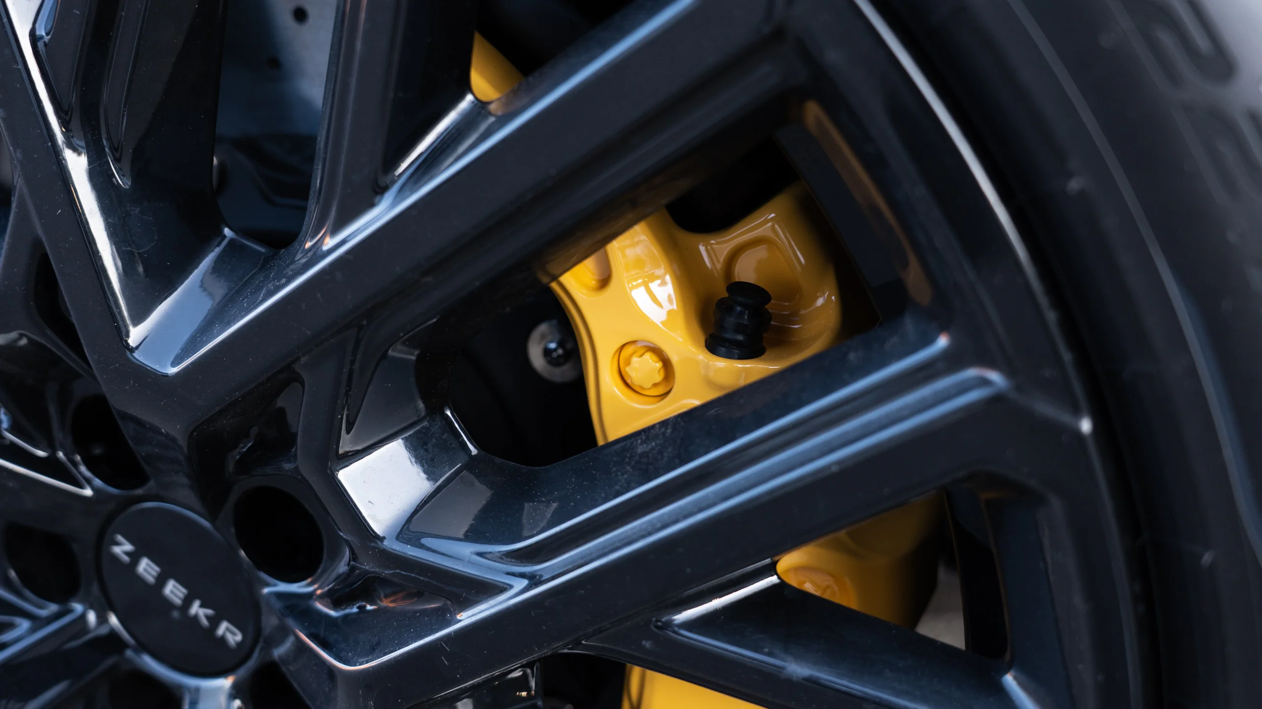 Carbon-ceramic brake system for Zeekr 8X Picture 27