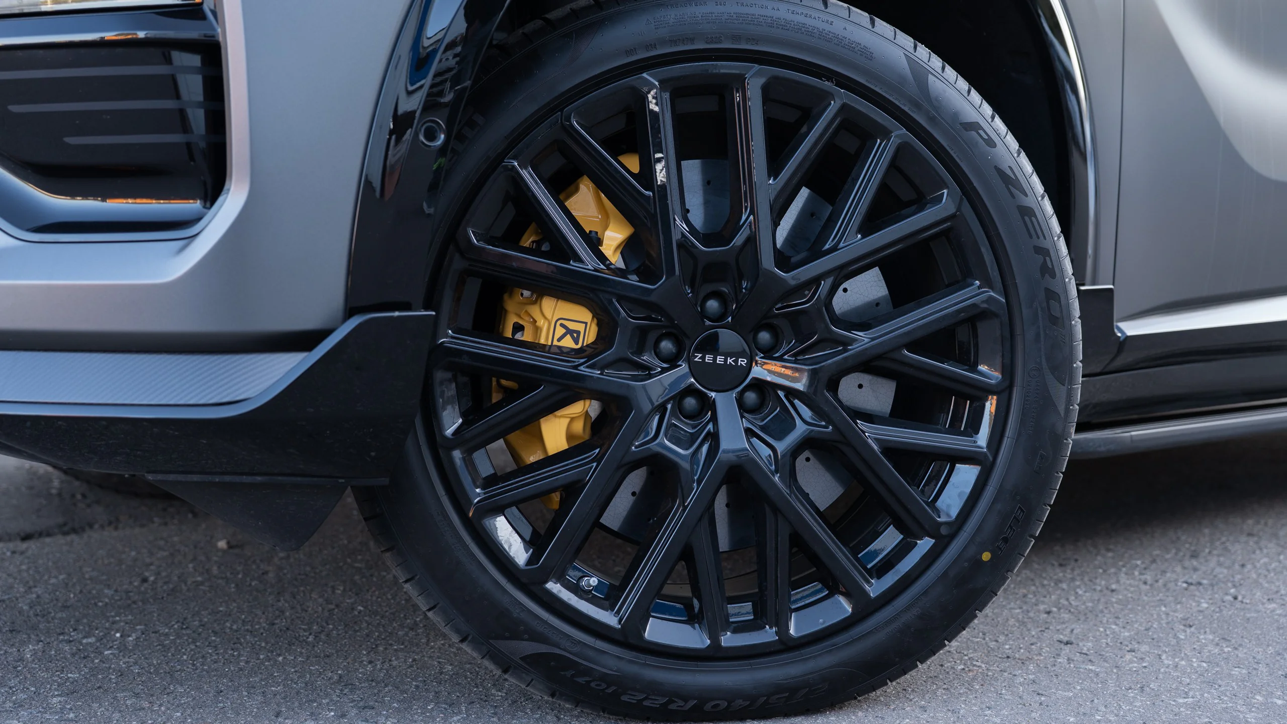 Carbon-ceramic brake system for Zeekr 8X Picture 29