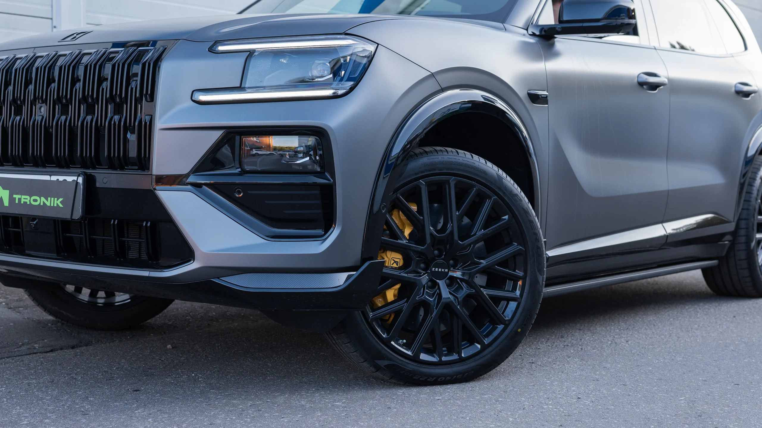 Carbon-ceramic brake system for Zeekr 8X Picture 32