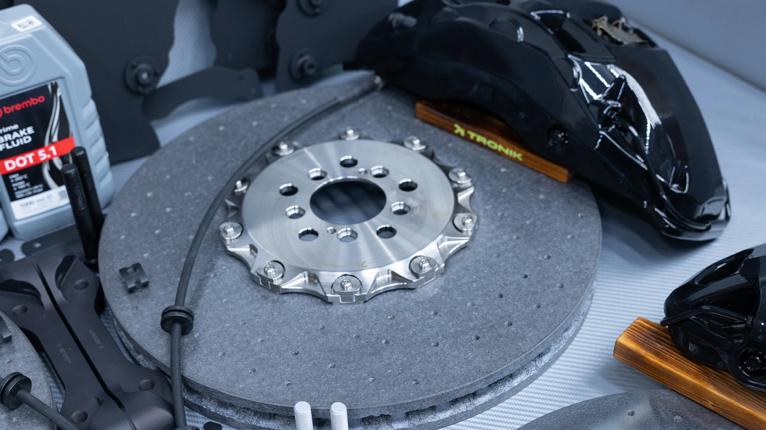 Carbon-ceramic brake system for Rolls-Royce Cullinan 10 | Carbon-ceramic brake system for Rolls-Royce Cullinan Carbon-ceramic brake system for Rolls-Royce Cullinan Picture 10