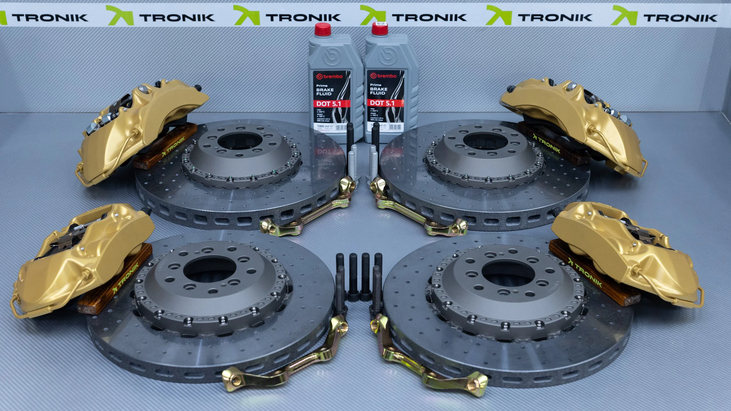 Carbon-ceramic brake system for BMW E31 Picture 1