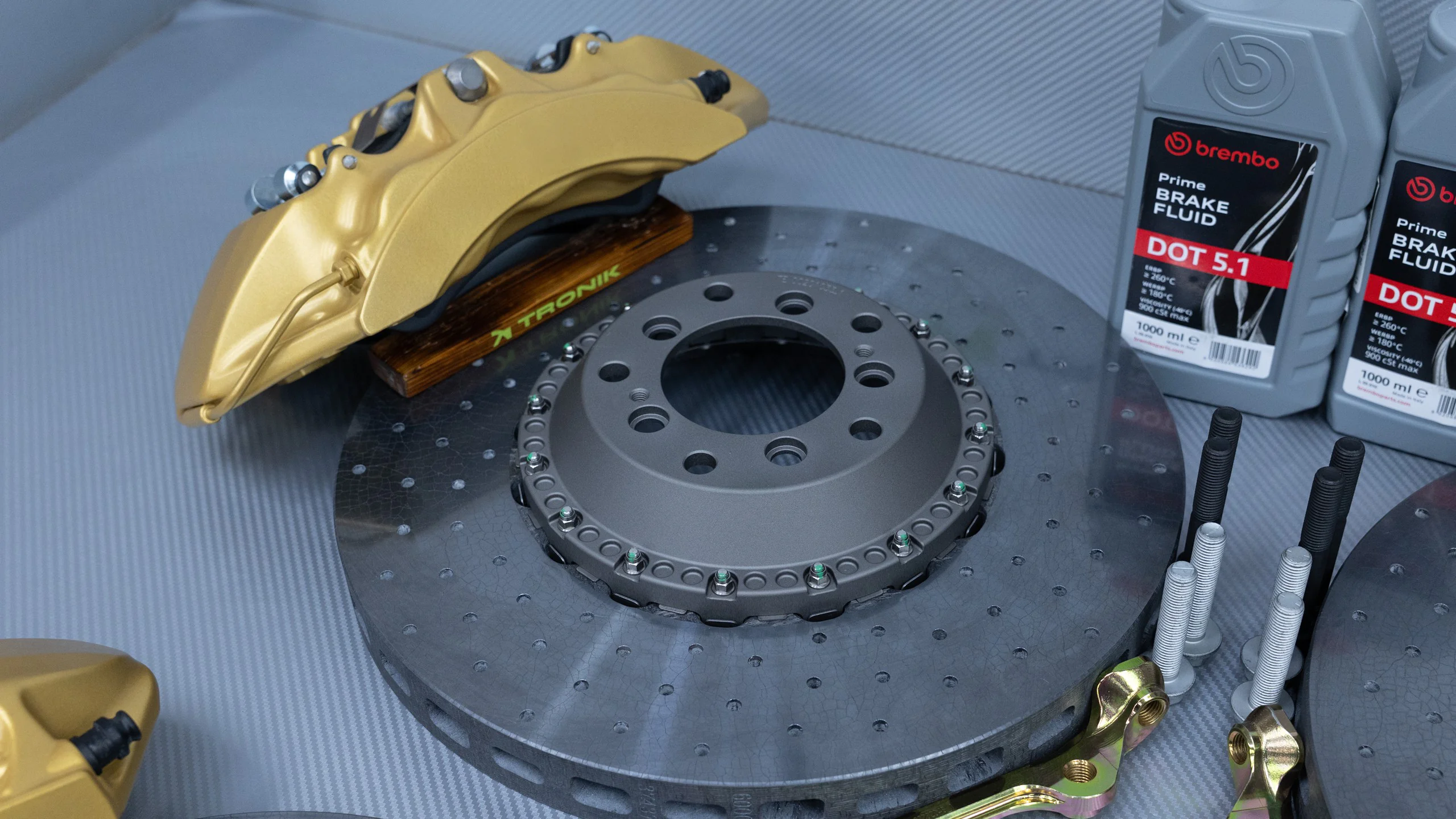 Carbon-ceramic brake system for BMW E31 Picture 8