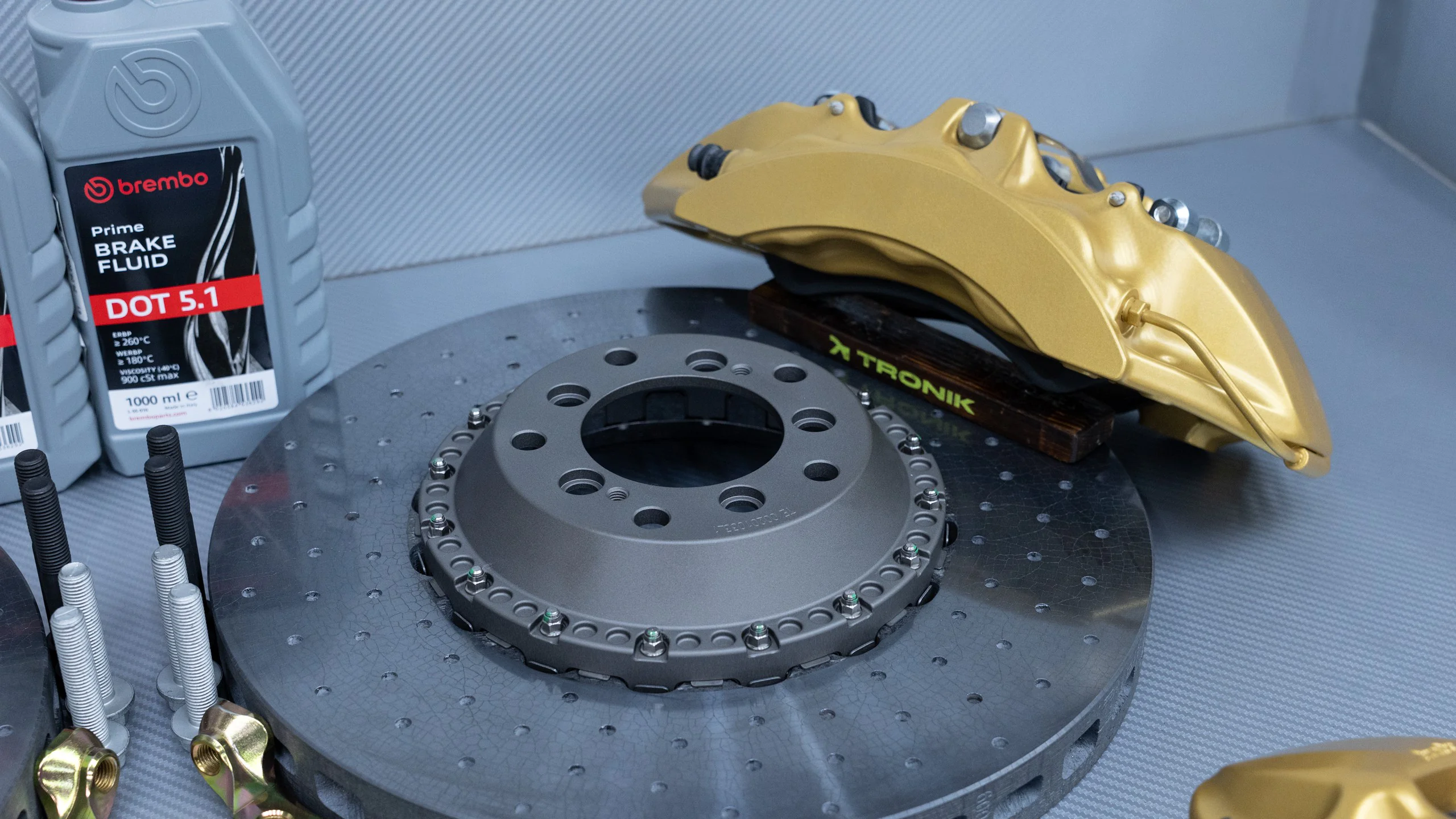 Carbon-ceramic brake system for BMW E31 Picture 11