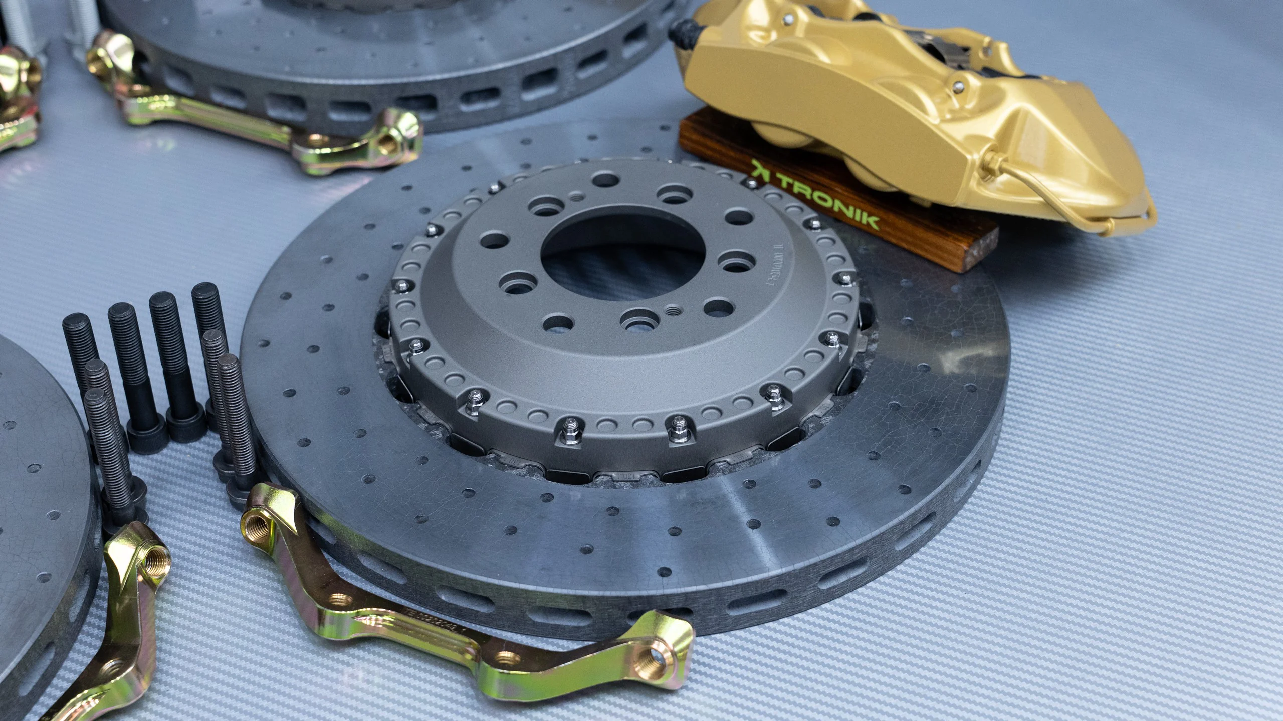Carbon-ceramic brake system for BMW E31 Picture 13