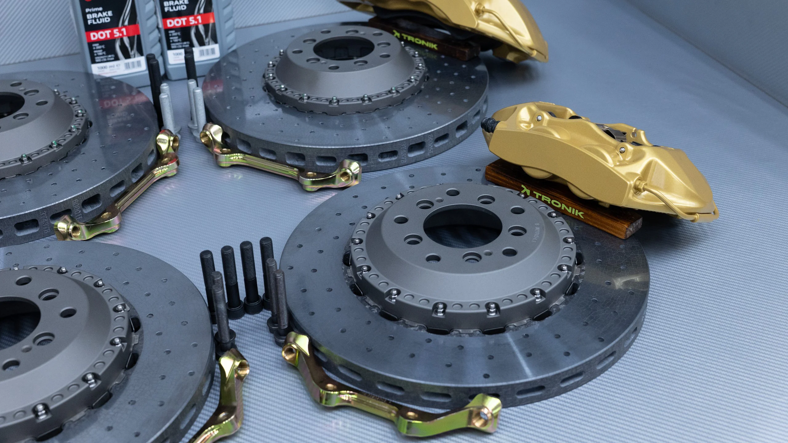 Carbon-ceramic brake system for BMW E31 Picture 16